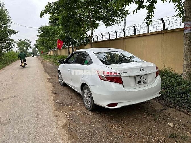 Toyota Vios 2015 Bản J Số sàn Trắng