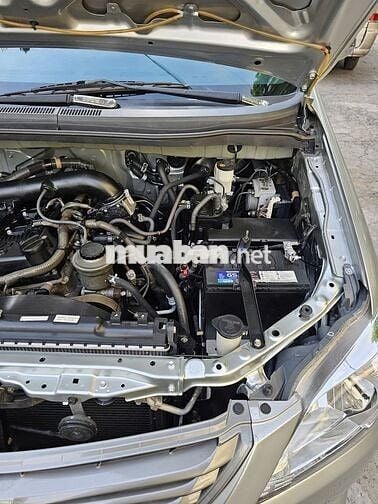 Toyota Innova E 2.0 SX 2012 Số sàn Bạc