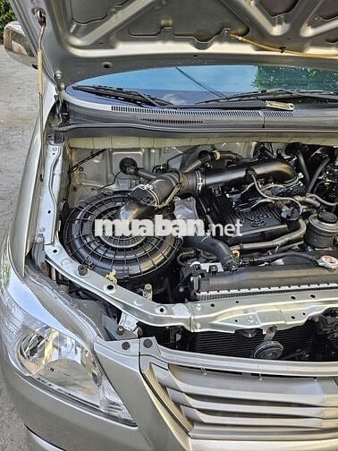 Toyota Innova E 2.0 SX 2012 Số sàn Bạc