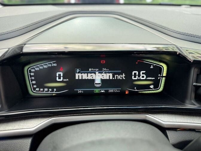 Hyundai Custin Cao Cấp 2.0T 2024 Trắng 7 chỗ