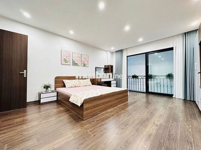 Chính chủ cho thuê nhà 5 tầng mới tinh tại Hoàng Hoa Thám, Ba Đình. 