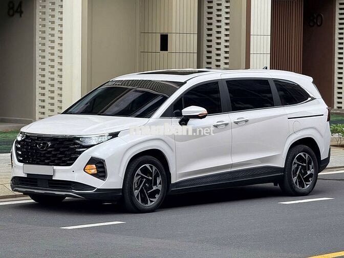 Hyundai Custin Cao Cấp 2.0T 2024 Trắng 7 chỗ
