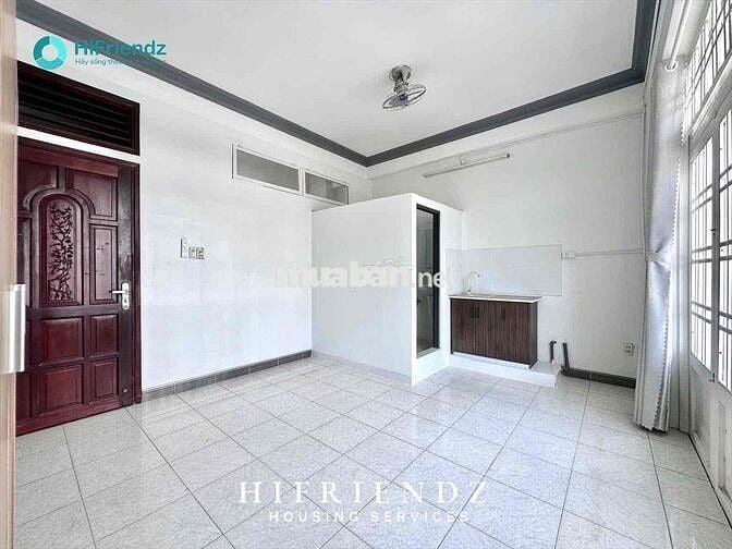 Cho thuê phòng studio bancong siêu rộng thuận tiện qua ueh , vhu