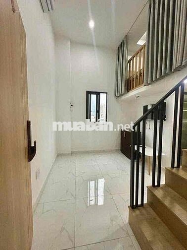 phòng cách 300m tới Hutech 32m2 có gác, thang máy, bve 24/7
