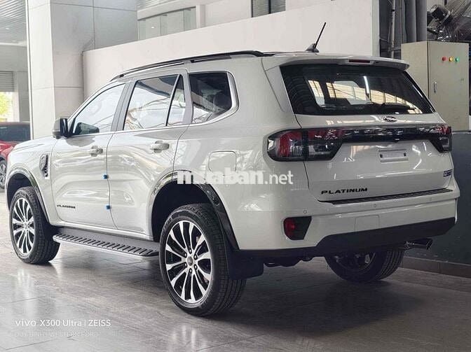 Ford Everest Platinum 4x2 2026 Trắng Tự động