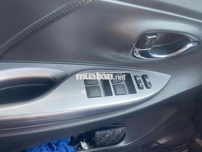 Toyota Yaris 2014 Tự động Bạc 9 vạn km