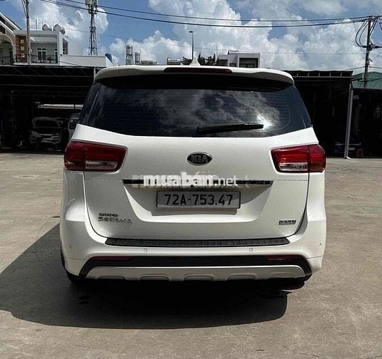 KIA Sedona 2017 Dầu 119000 km Trắng