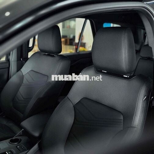 Ford Everest Titanium 4x2 2026 MỚI 100% nhập Thái