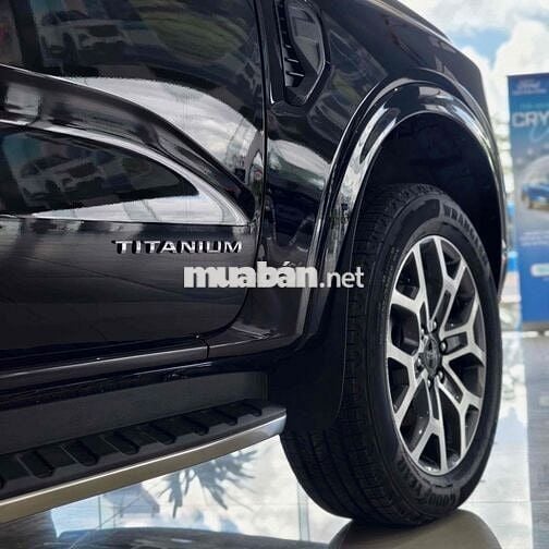 Ford Everest Titanium 4x2 2026 MỚI 100% nhập Thái