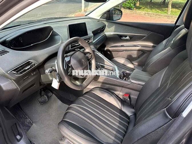 Peugeot 5008 2018 7 chỗ màu Xám