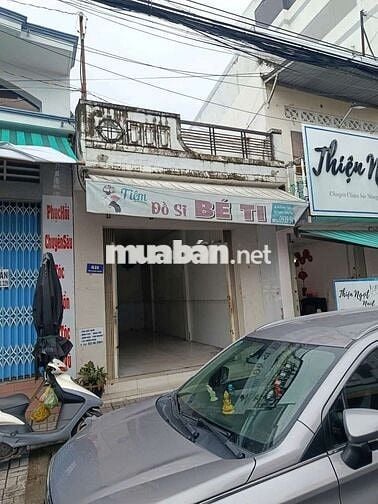 NHÀ NGUYÊN CĂN MẶT TIỀN ĐƯỜNG NGAY CHỢ