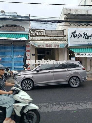 NHÀ NGUYÊN CĂN MẶT TIỀN ĐƯỜNG NGAY CHỢ