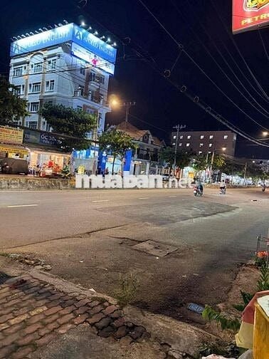 CHO THUÊ NHÀ MẶT TIỀN PHAN VĂN HỚN giá tốt