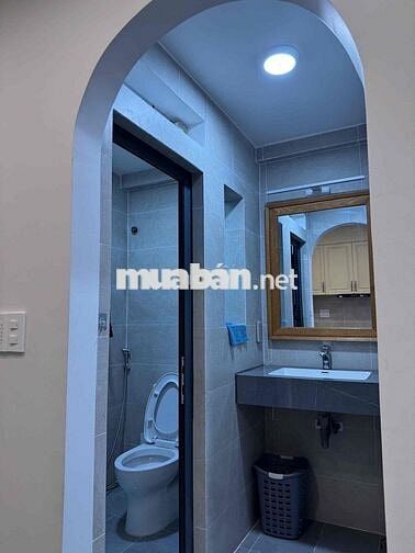 CHỦ NHÀ CHO THUÊ CĂN HỘ 2PN CAO CẤP VỪA HOÀN THIỆN GIÁP QUẬN 1 BÓC SEA
