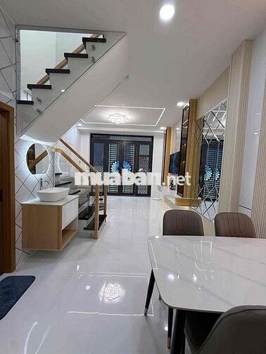 Khuôn Việt cách Đầm sen 300 m 2 tầng 40m2