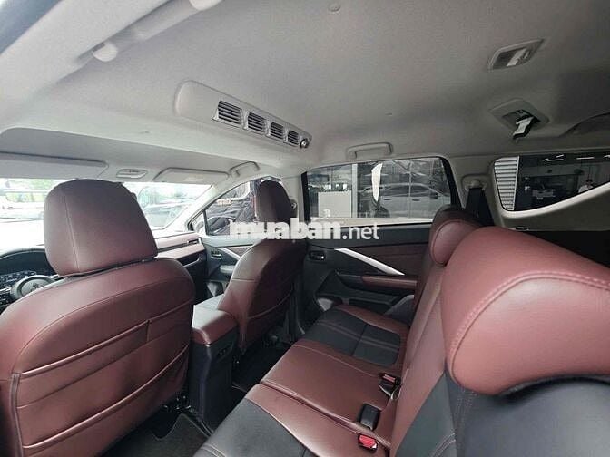Mitsubishi Xpander Cross xe nhập ,xuất hoá đơn VAT