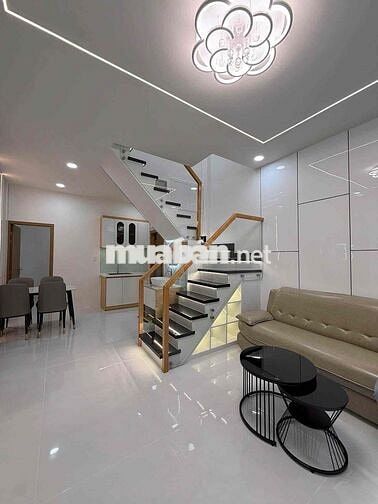 Khuôn Việt cách Đầm sen 300 m 2 tầng 40m2