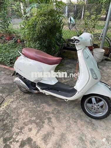 Piaggio Vespa Trắng