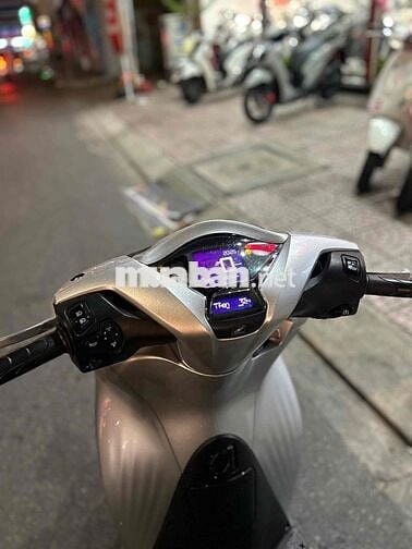 Honda SH150i ABS 2022 Bạc 1200km