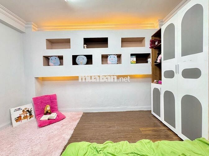Phòng dưới trệt, tách bếp, full nội thất 25m2 giá 3tr5