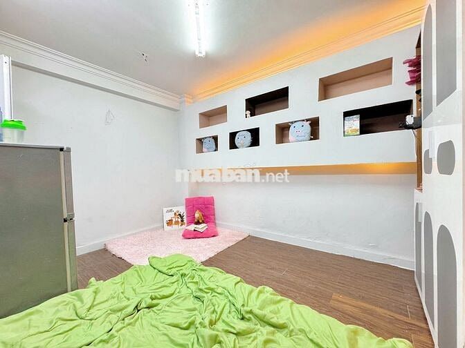 Phòng dưới trệt, tách bếp, full nội thất 25m2 giá 3tr5