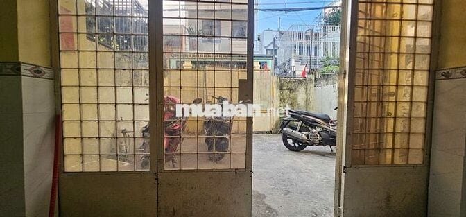NGUYÊN CĂN 1 TRỆT SÂN VƯỜN TRƯỚC NHÀ 30M2 NGAY VINCOM NGUYỄN XÍ 4X20