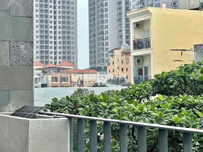 1Pn - Ban Công - 40m2 - Yên tĩnh - Bãi xe oto gần nhà _Sạch sẽ