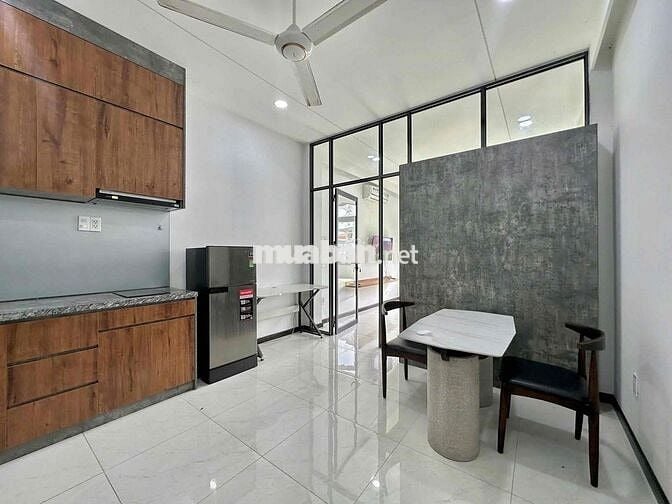 1Pn - Ban Công - 40m2 - Yên tĩnh - Bãi xe oto gần nhà _Sạch sẽ