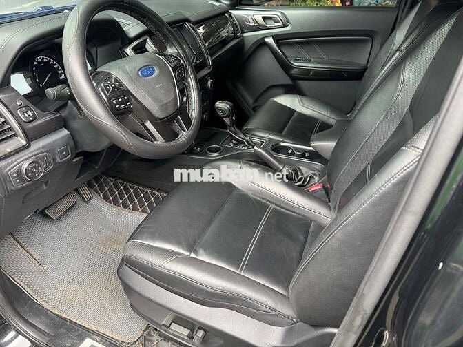 Ford Everest Titanium 2019 Đen Da