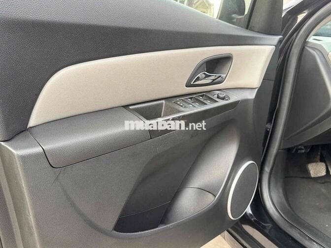 Chevrolet Cruze Số tự động Đen