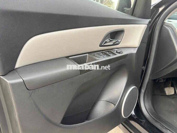 Chevrolet Cruze Số tự động Đen