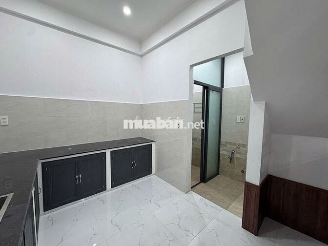 Nhà đẹp trung tâm Ninh Kiều chỉ 2,45 tỷ