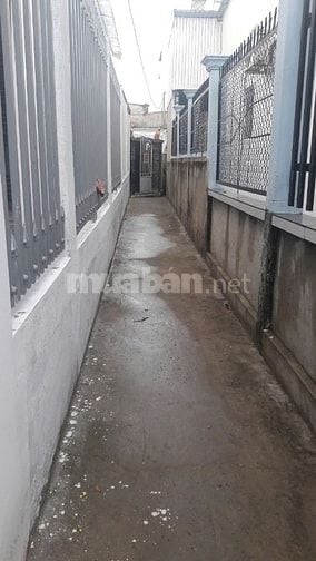 cho thuê nhà phố gần chợ nông sản Thủ Đức, DT 128m2, giá 10tr/tháng