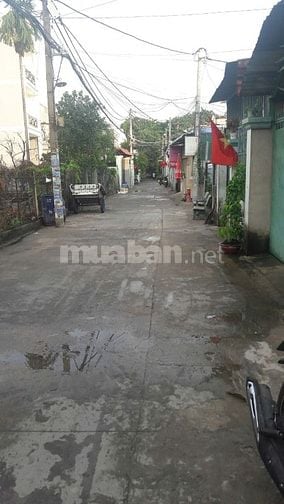 cho thuê nhà phố gần chợ nông sản Thủ Đức, DT 128m2, giá 10tr/tháng