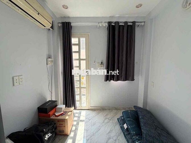 tiêu đề: Nhà nhỏ 1 trệt, 2 lầu, sân thượng , thị nghè xvnt