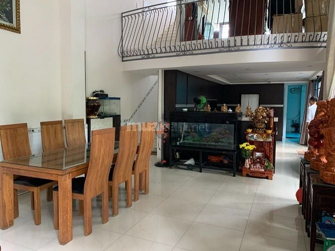 Bán nhà riêng 4PN, 5WC, DTSD 252m2 tại KDC Phú Xuân Vạn Phát Hưng, Giá