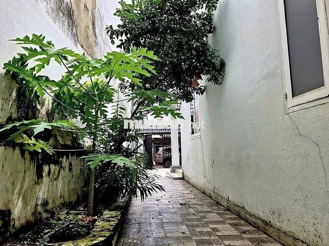 NHÀ SÂN SIÊU RỘNG-DT GẦN 200M2- 2PN SẴN MÁY LẠNH-PHÙ HỢP Ở +KINH DOANH