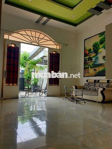 NHÀ SÂN SIÊU RỘNG-DT GẦN 200M2- 2PN SẴN MÁY LẠNH-PHÙ HỢP Ở +KINH DOANH