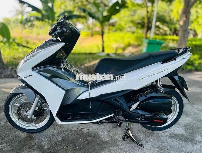 Honda Air Blade 125 Trắng xám