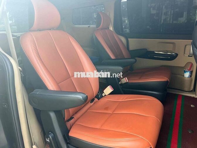 Kia Sedona 2017 Dầu Đen