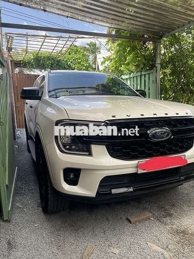 Ford Everest 2024 35000km Trắng