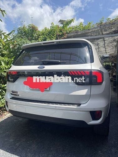 Ford Everest 2024 35000km Trắng