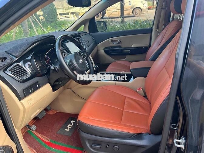 Kia Sedona 2017 Dầu Đen