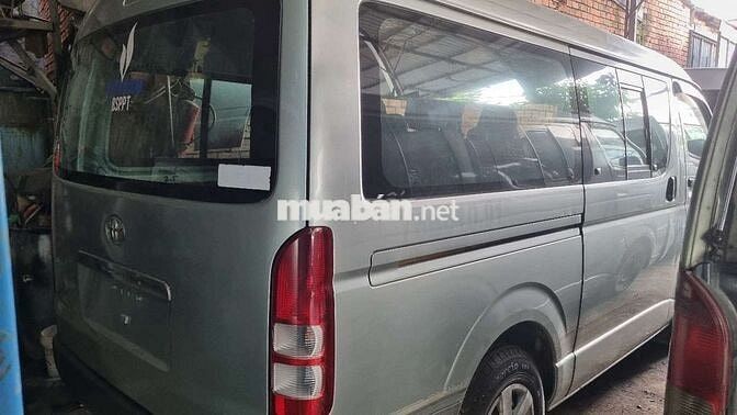 Toyota Hiace Van 2010 Xám 940kg