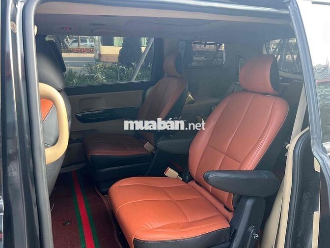 Kia Sedona 2017 Dầu Đen