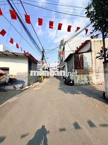 Lô đất 6x22 sổ riêng, thổ cư, đường ô tô vi vu, dân cư đông đúc