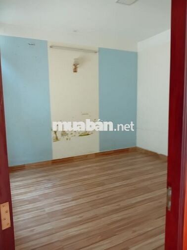 Bán nhà ngay cổng chính công ty pounchen ( khu căn hộ chung cư 5 tầng)