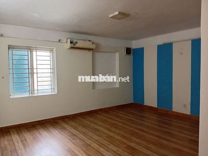 Bán nhà ngay cổng chính công ty pounchen ( khu căn hộ chung cư 5 tầng)
