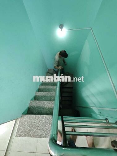 NHÀ 2 LẦU - 4PN, 3WC - HẺM RỘNG RÃI 