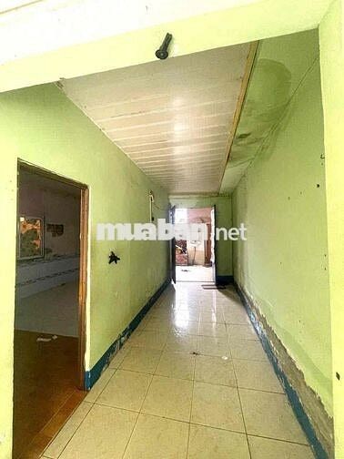 nhà nở hậu tôi kẹt tiền bán gấp